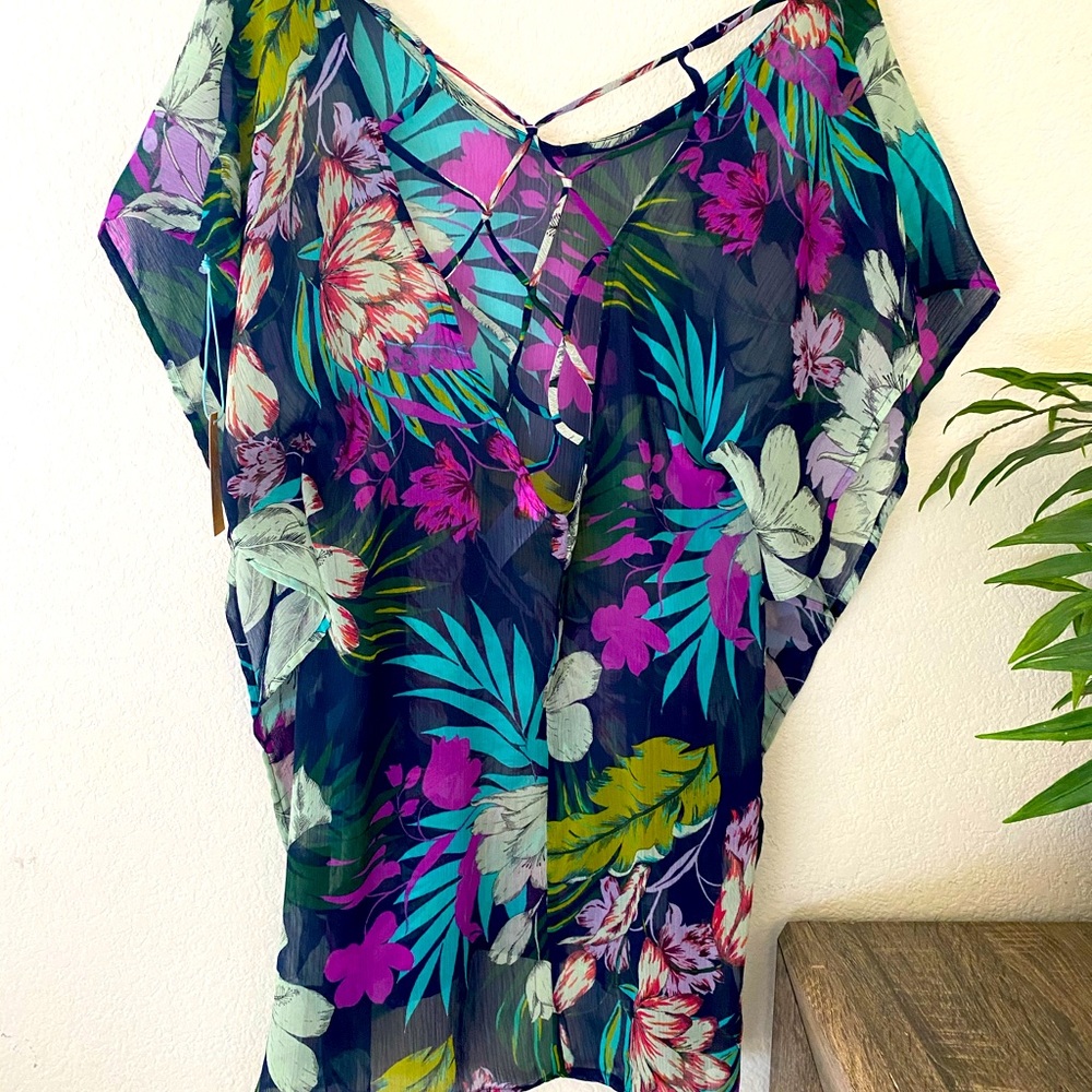 Woman’s tropical print coverall